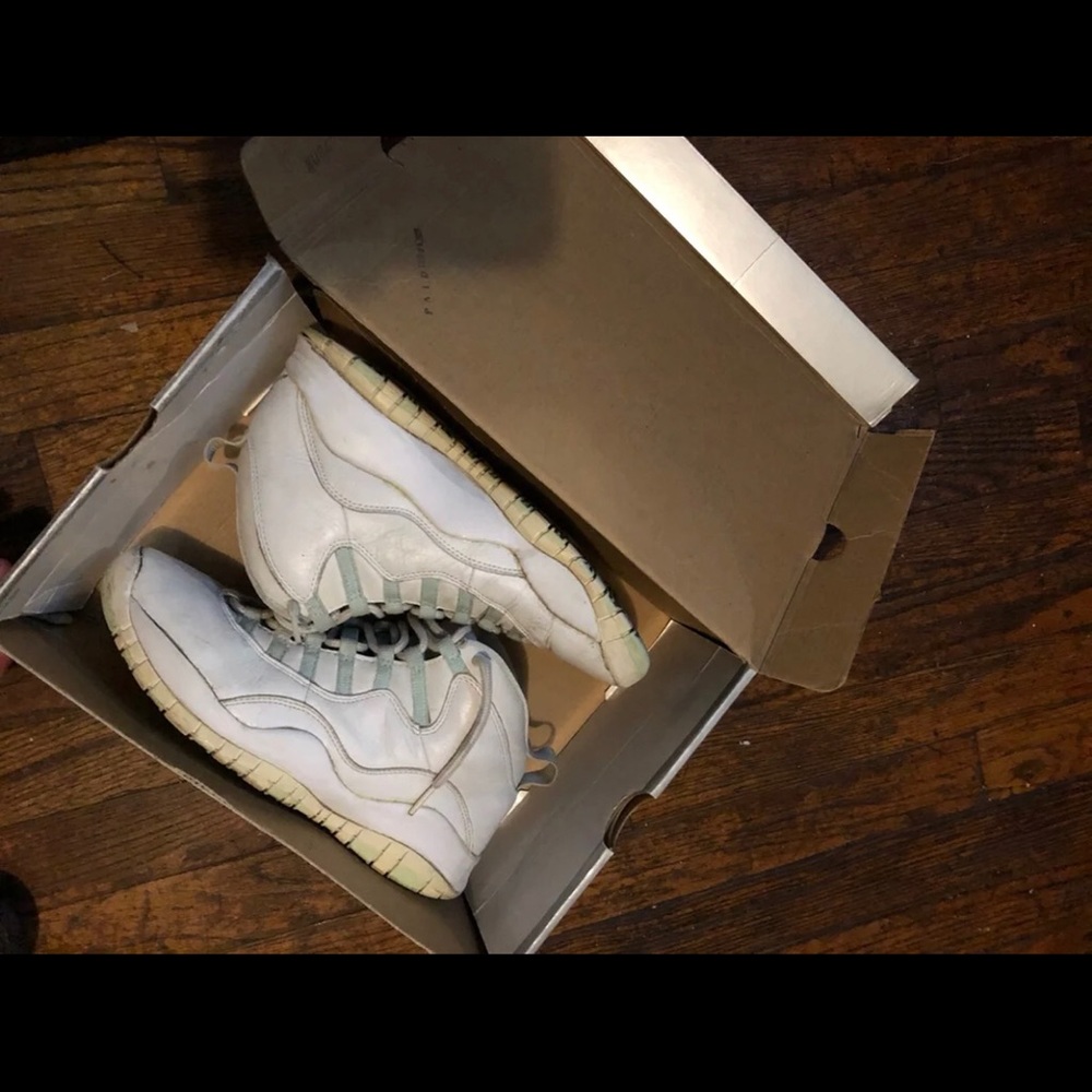 2005 Air Jordan 10 Retro Womenβs size 9